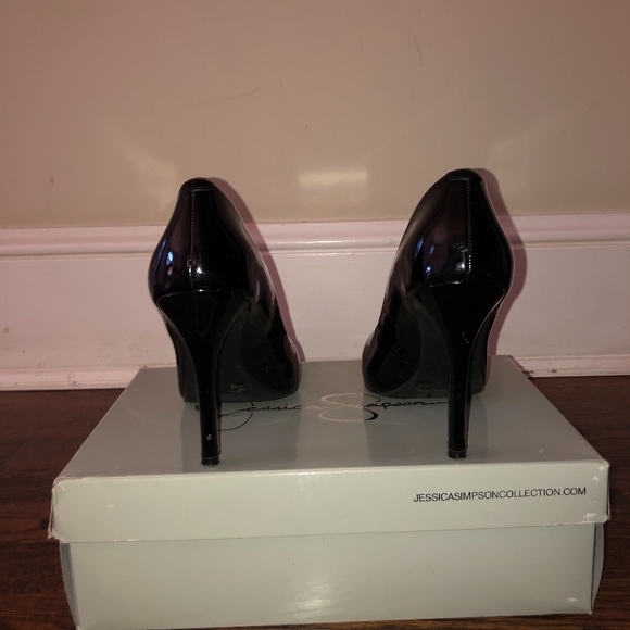 Jessica Simpson Black Patent Close Toed Heels 6M - Picture 3 of 8